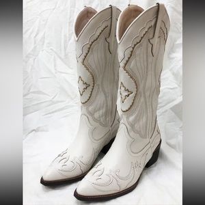 NWT Women’s Cowboy Boots